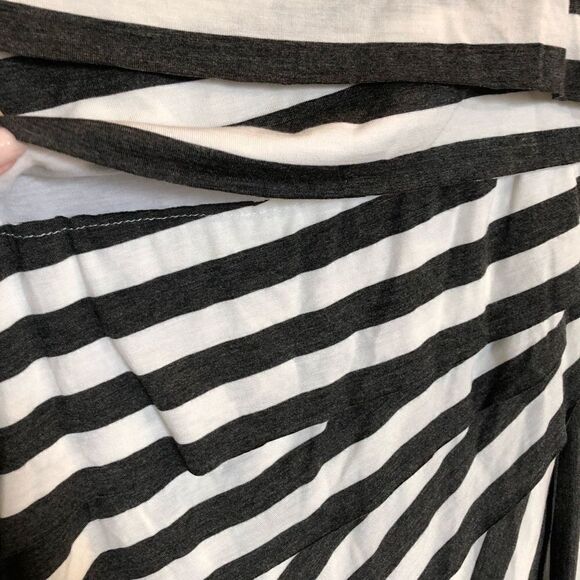 MYSTREE - NWT - L Sz M Raw Edge Striped Sleeveless Top/Dark Grey & White. CUTE! - Picture 10 of 16